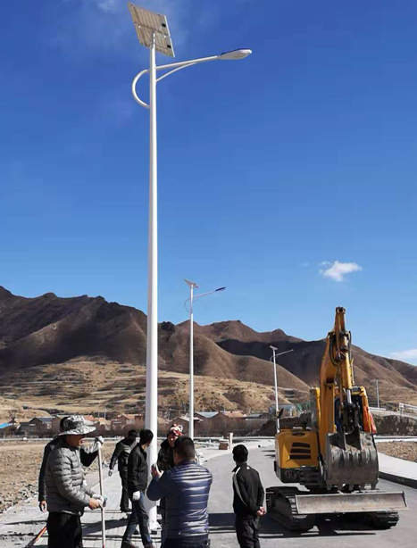 甘南碌曲10米甘德太阳能路灯项目