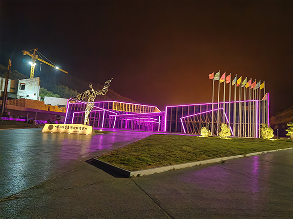 城市亮化是现代城市建设的重要组成部分，它不仅可以美化城市的夜景，还能提升城市的整体形象。随着科技的不断进步，城市亮化也得到了更多的关注和创新。本文将介绍一些关于城市亮化的创意和技术，帮助读者了解甘德城市亮化的重要性以及如何进行甘德城市亮化的规划和实施。