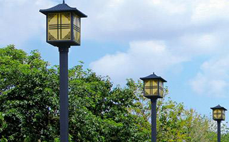 太阳能甘德庭院灯怎么选亮度与续航更耐用